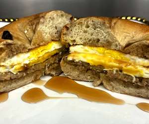 Bagel sandwich with egg