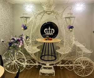 Carriage at The Italian Princess Bakery